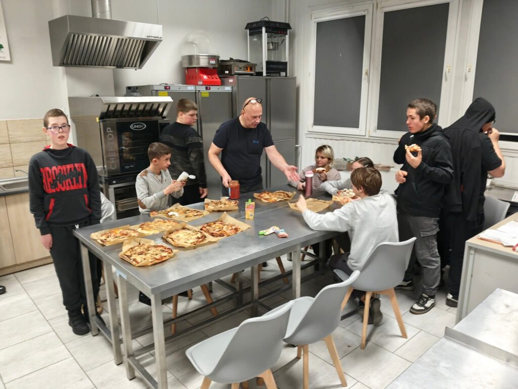 Klub młodzieżowy TACY SAMI w Chełmży 11 FB IMG 1780034872083 - ziemia gotyku